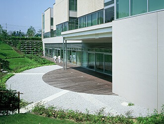 リハビリテーション病棟　斜めからの外観