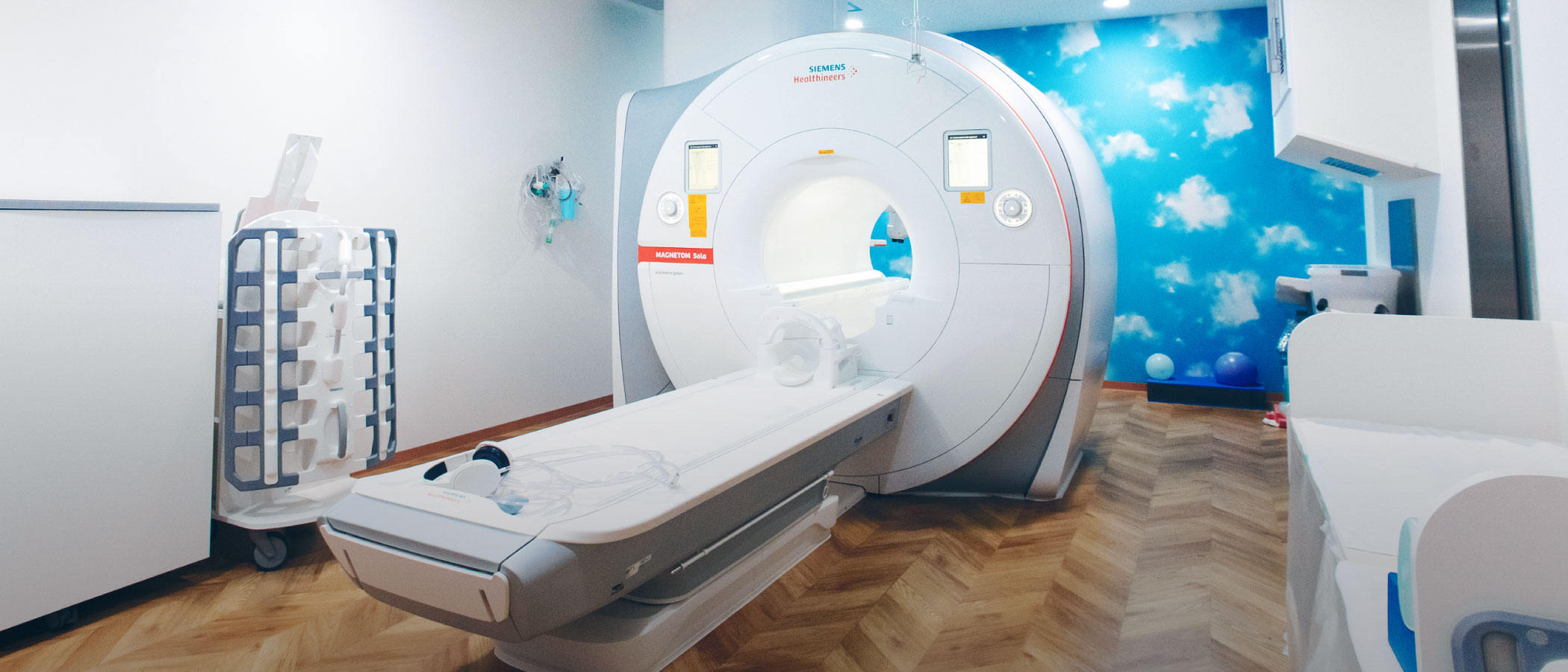 MRIの最先端治療機器 精緻な診断を、確かな未来へ
